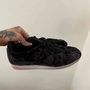 nike cortez velour/velevt